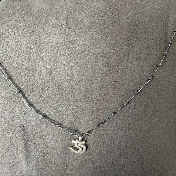 Satya Sterling Silver OM necklace - Picture 3 of 6